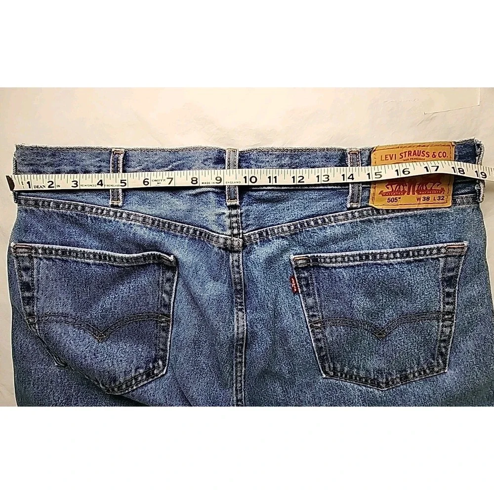 Levi's 505 Jeans Mens 38x32 Straight Leg Regular Fit Medium Wash Western Classic